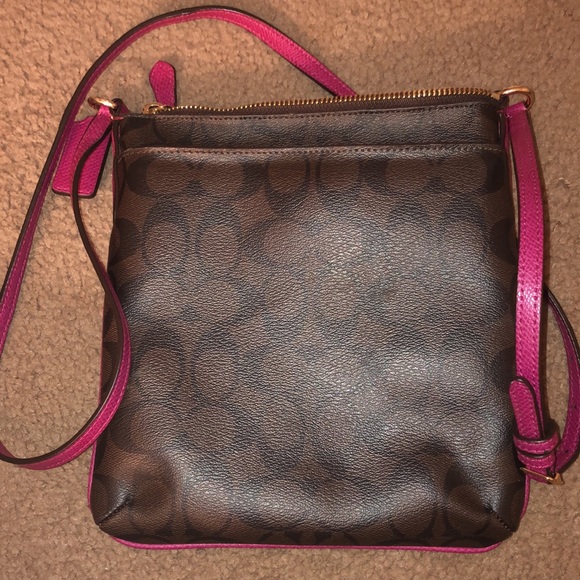 Tommy Hilfiger purse & Coach Satchel - Picture 5 of 8